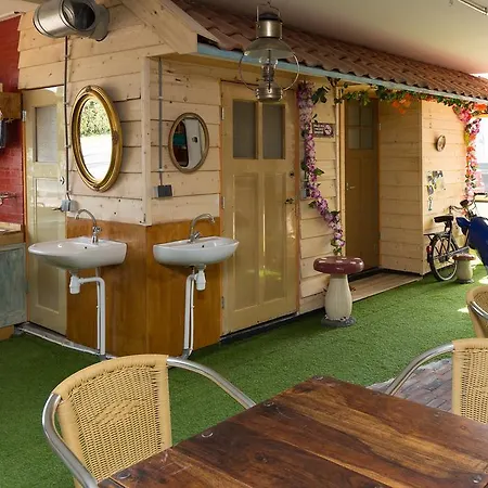 Indoor City Camping Campingplads *