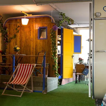 Indoor City Camping Campingplads *